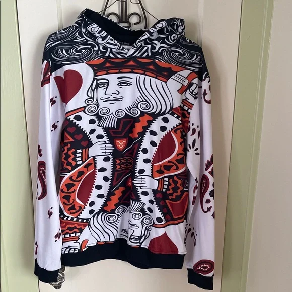 Bold King of Hearts Graphic Sweatshirt - Picture 1 of 6